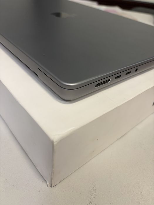 MacBook Pro 16 m1pro 16/512