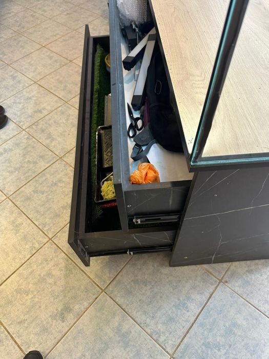 Продаю полки срочно.