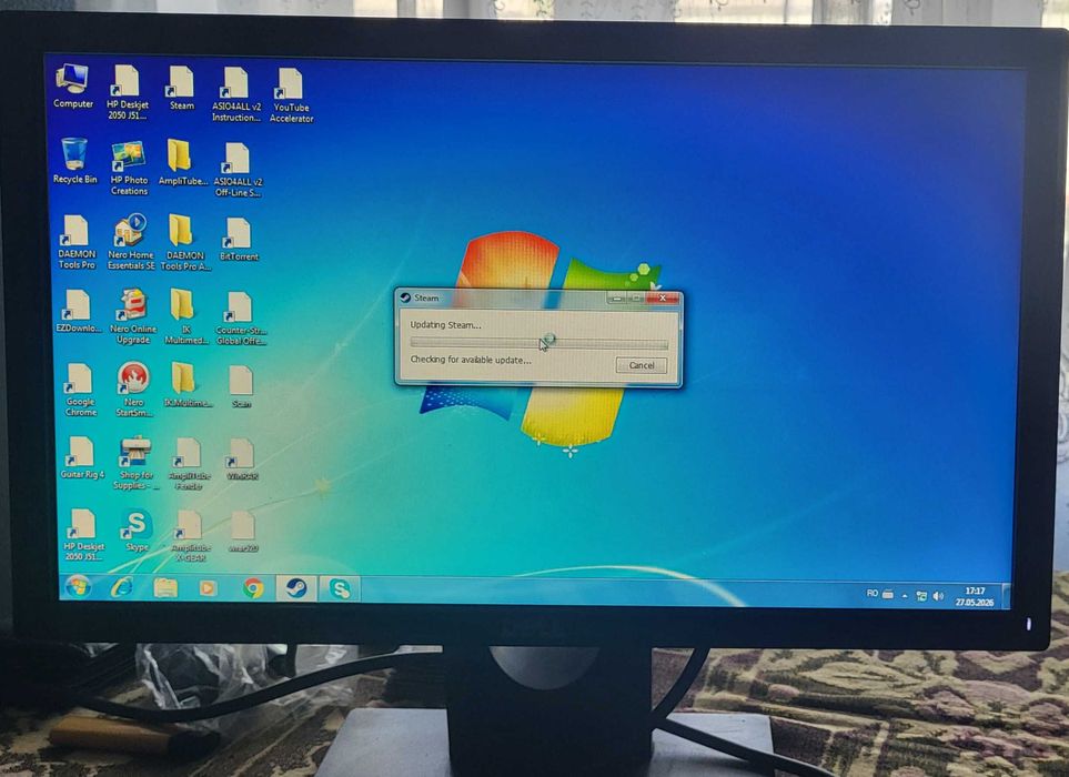 Monitor Dell HD cu mufa VGA si DVI