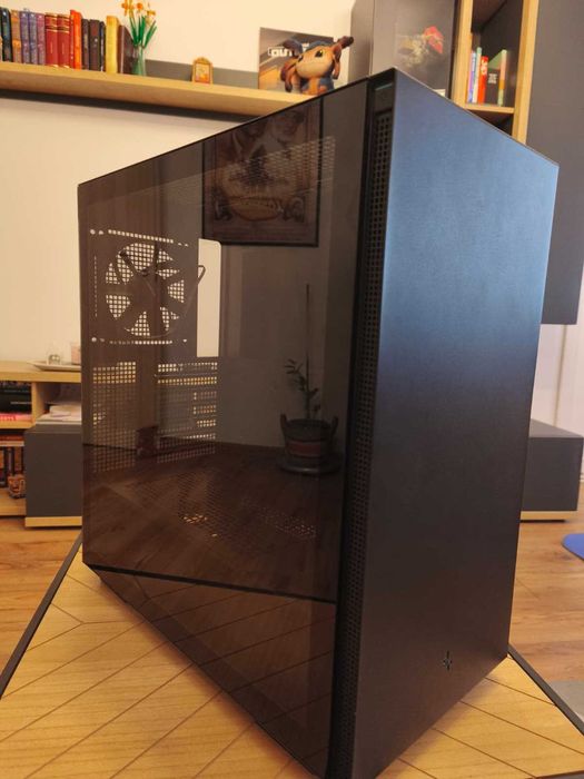 Rezervat Carcasa Mid Tower Gaming