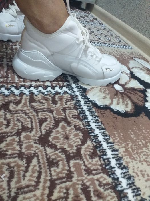 Женский кроссовка сотилади янги 40