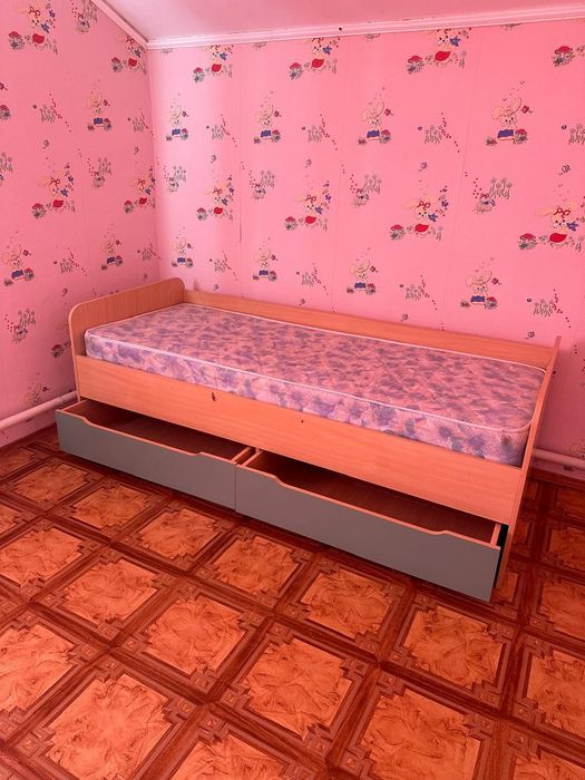 Кровать детская, шкафы