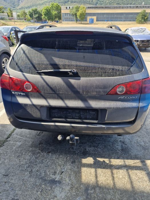 Хонда акорд фейс На части