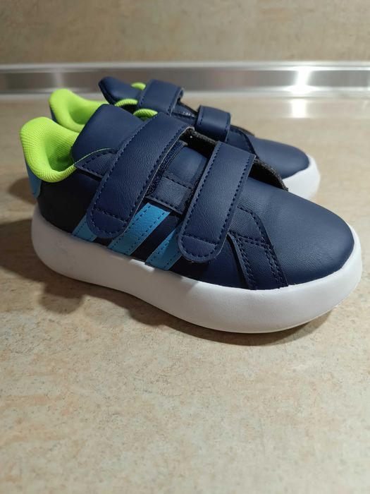 Маратонки Adidas, 26.5 номер