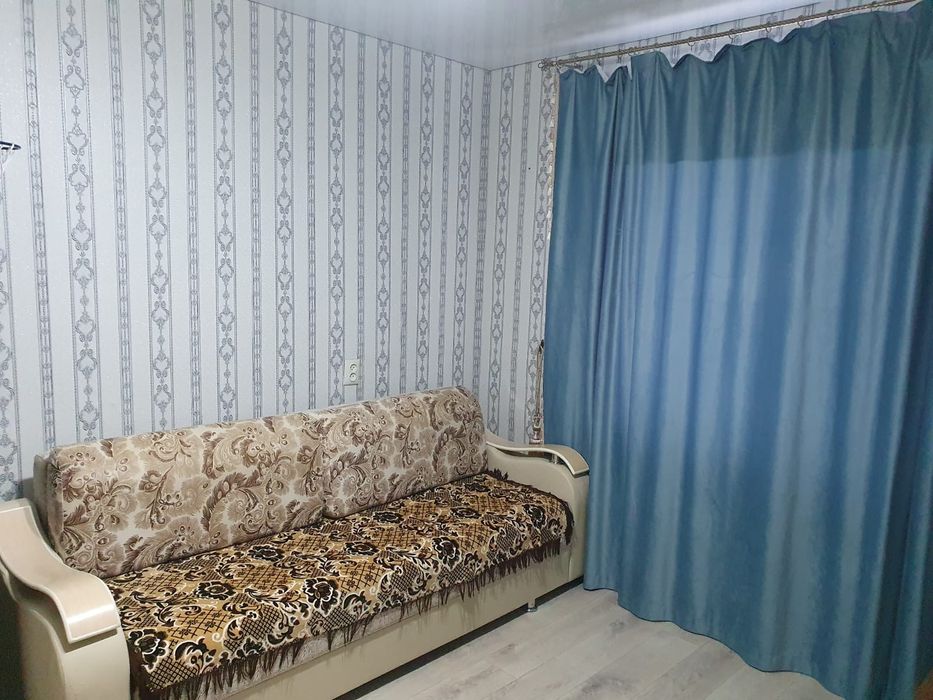 Сдам 2-х ком.кв. в центре 8 мкр.