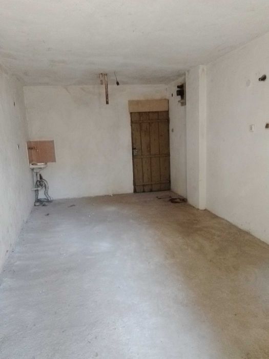 Дава се под наем Гараж / Паркомясто в Плевен, Дружба 1 - 20 кв.м за 61.2 € - Снимка #1