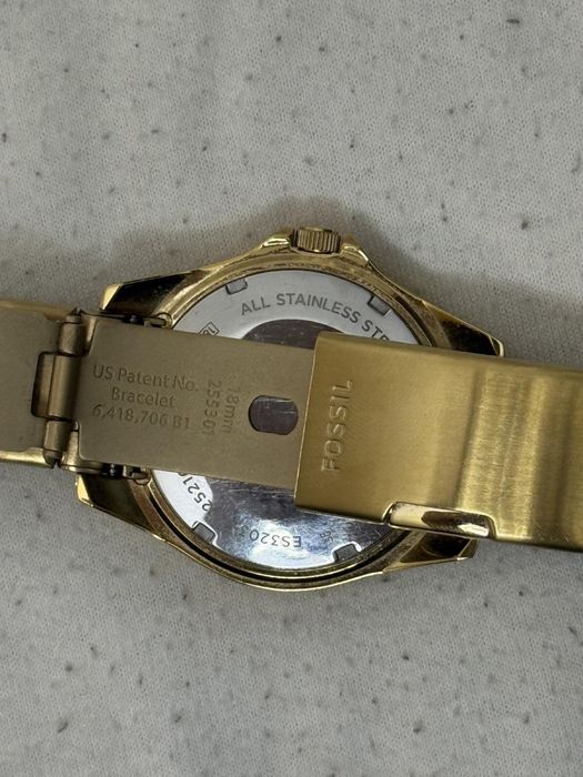 Дамски часовник FOSSIL ES3204 – златист с кристали