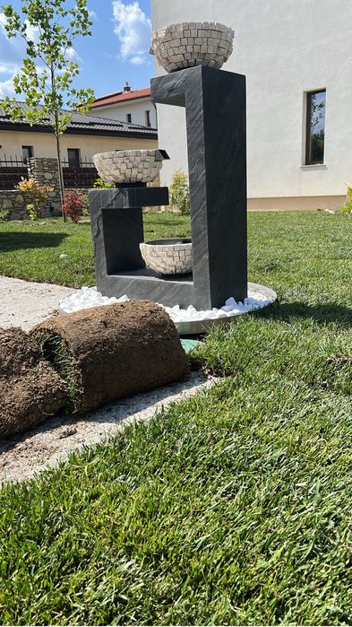 Rulouri de gazon sistem de irigatii plante decorative.