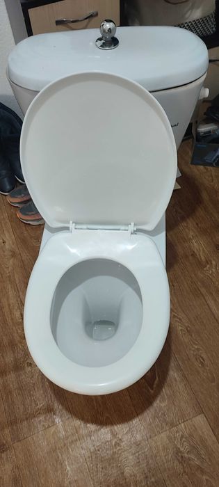 Унитаз б.у хорошее качество