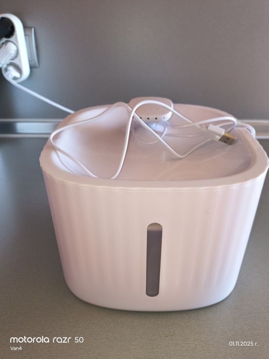 Фонтан / Автоматичен диспенсър за вода за животни