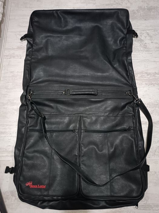 Кожен,калъф за дрехи