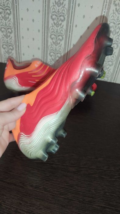 Продам бутсы футбольные