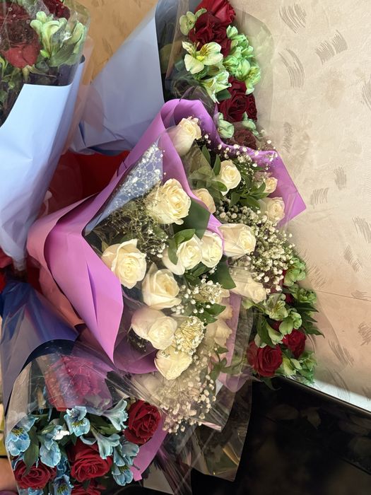 Цветы все свежие