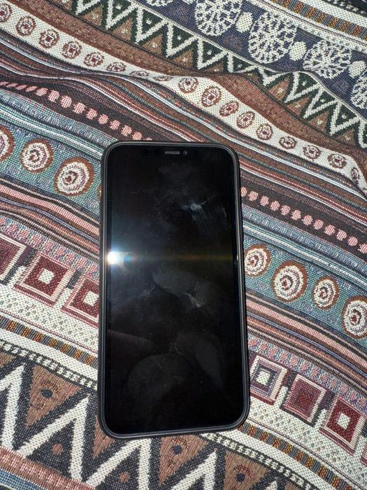 Продаётся айфон 11 про на 64гб