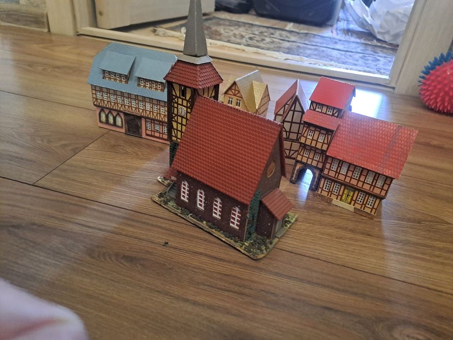 Модели домиков из картона Германия Bahnhoff