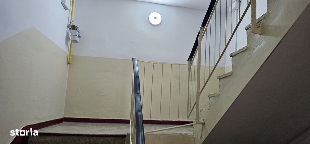 Ocazie ! Poarta 6 , 2 camere decomandate cu centrala gaze