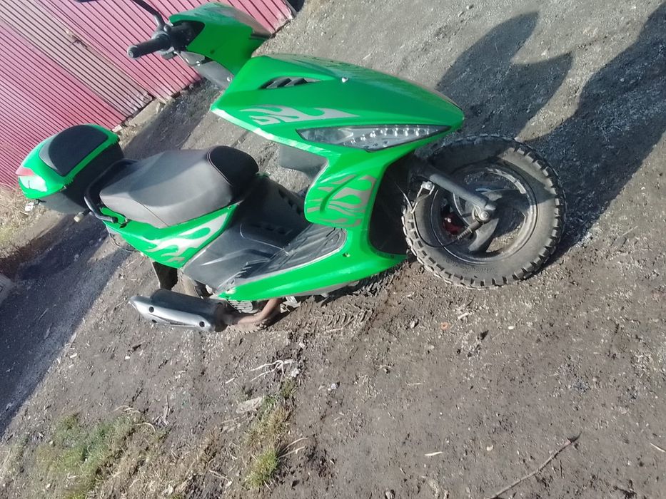 Продам скутер срочно