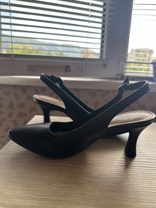 Дамски елегантни обувки Clarks