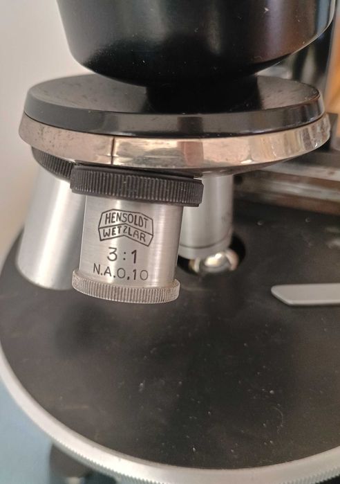 Като нов немски лабораторен микроскоп HENSOULT WETZLAR с три обектива