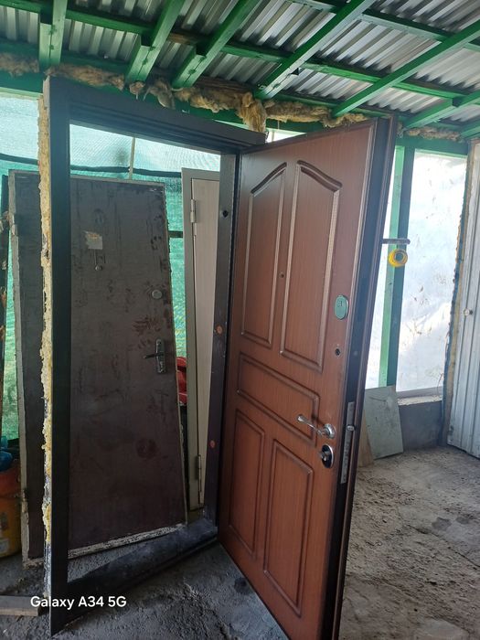 продам входную дверь