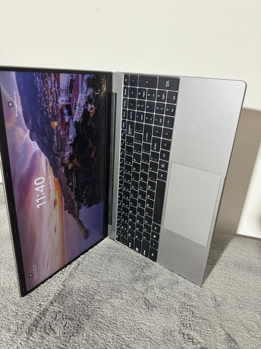 Laptop nou-nouț.  Full Box