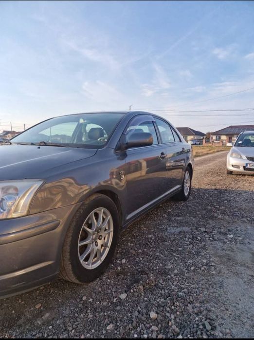 Vând Toyota Avensis