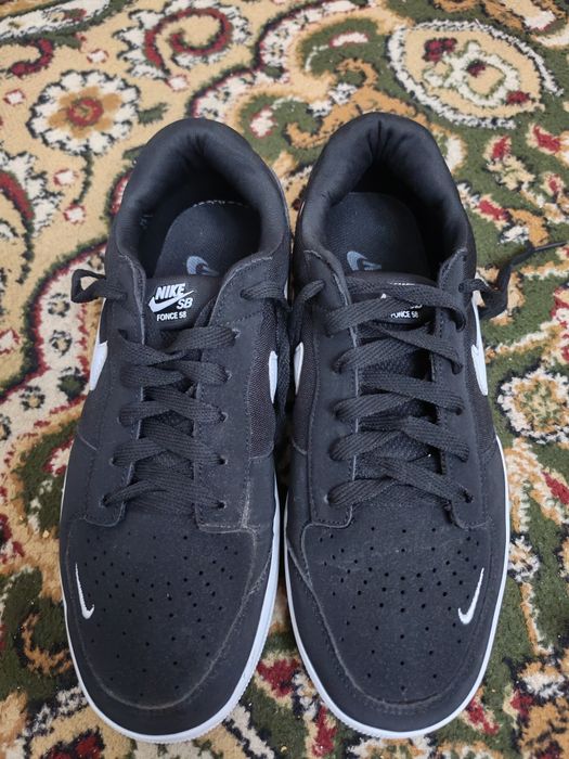 Продам кроссовки