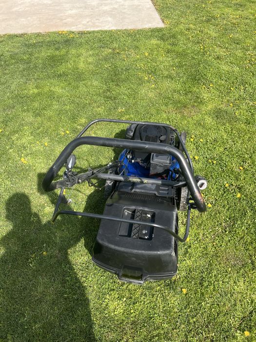 Masina de tuns iarba cu electromotor