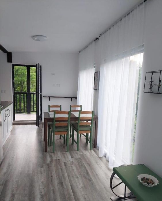 Casa cu doua apartamente