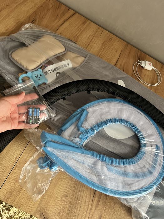 Продам шезлонг новый