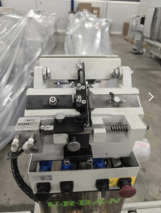 Автоматична винтонавивна машина URBAN DS 1700 за дограма