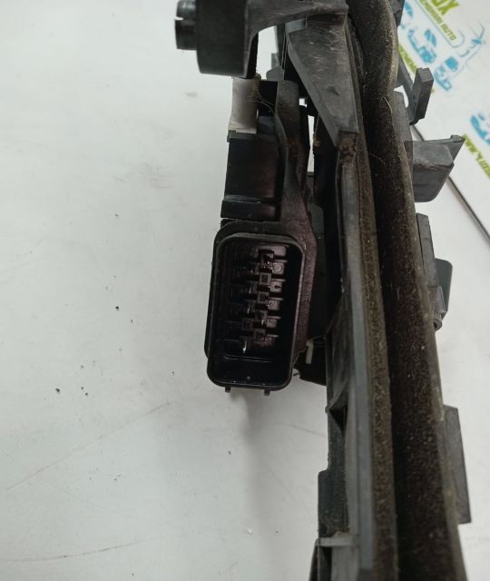 Broasca incuietoare stanga spate Ford C-Max 1  [din 2003 pana  2007] seria