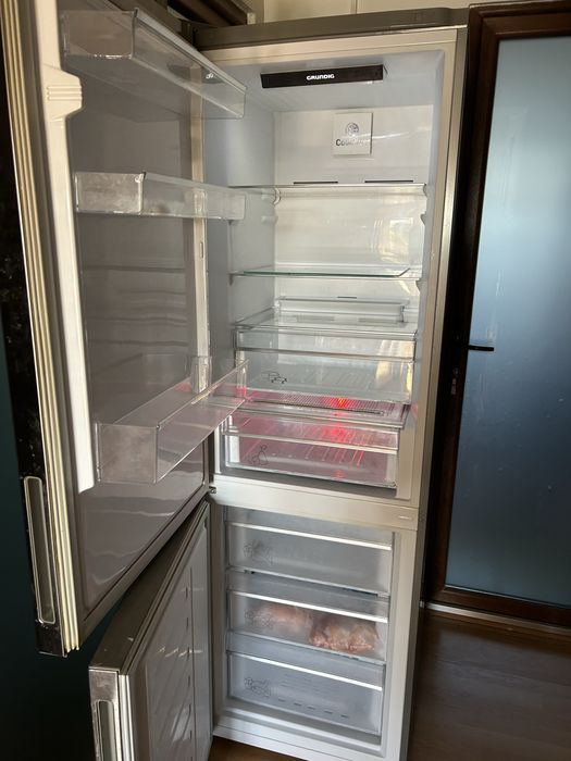 Frigider Grundig Nofrost cu afisaj