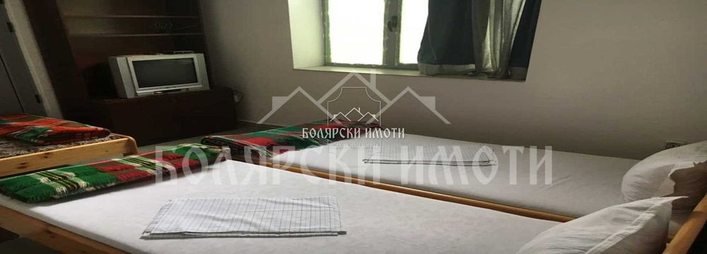 Еднофамилна двуетажна къща в гр. Елена