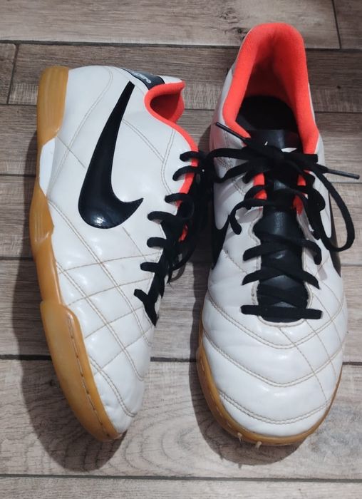 Adidași Nike Nr 44
