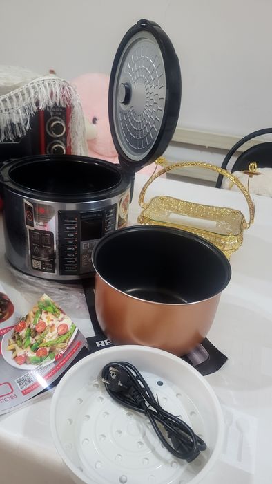 Мультиварка Redmond