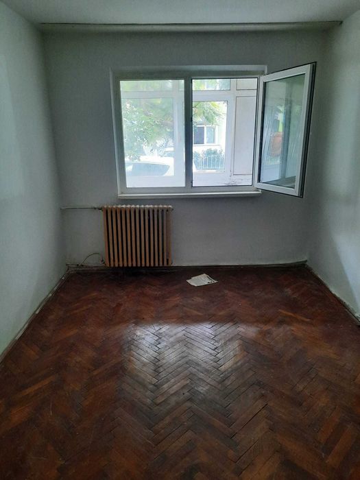 Proprietar, vand apartament 2 camere, parterr