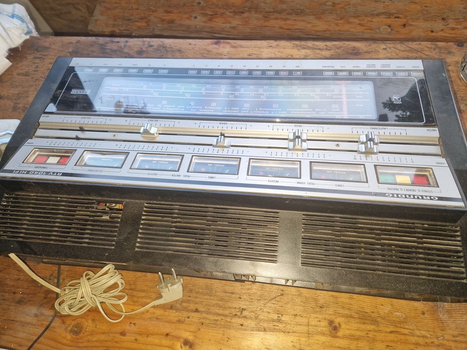 Radio cu stație Grundig