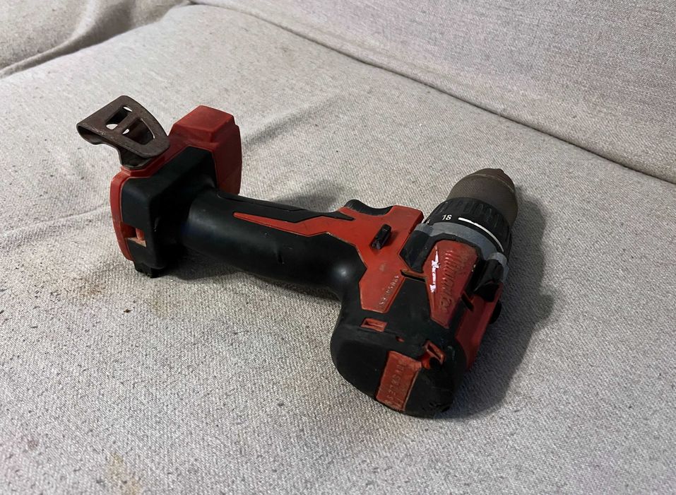 Masina de gaurit Milwaukee M18 Heavy Duty 18V mandrina metal