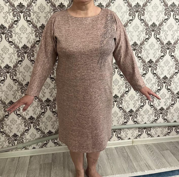 Платье от 1000 тг есть 8 шт