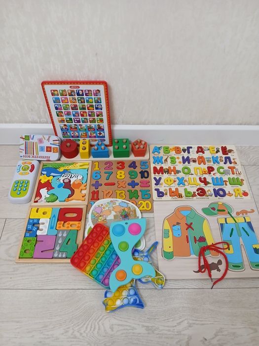 Продам игрушки развивашки разные
