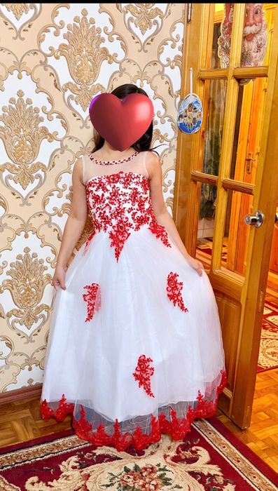 Платье вечернее детское  на возраст 7-10 лет