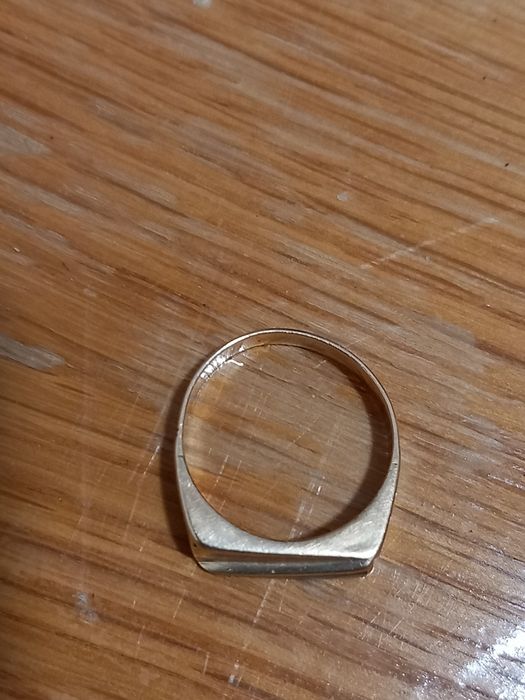 Златен мъжки пръстен