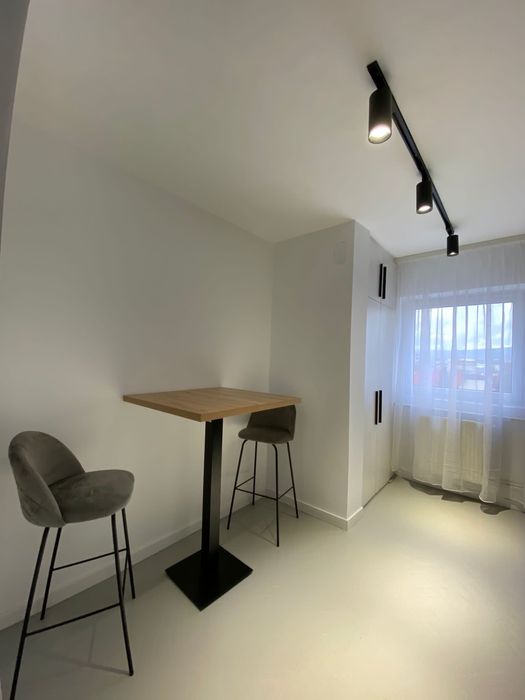 Inchiriez apartament 3 camere 64 mp cu o parcare