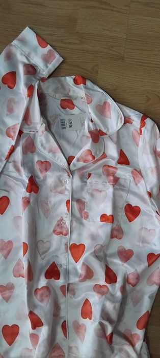 Pijama dama cu inimioare ,material satinat ,M/L