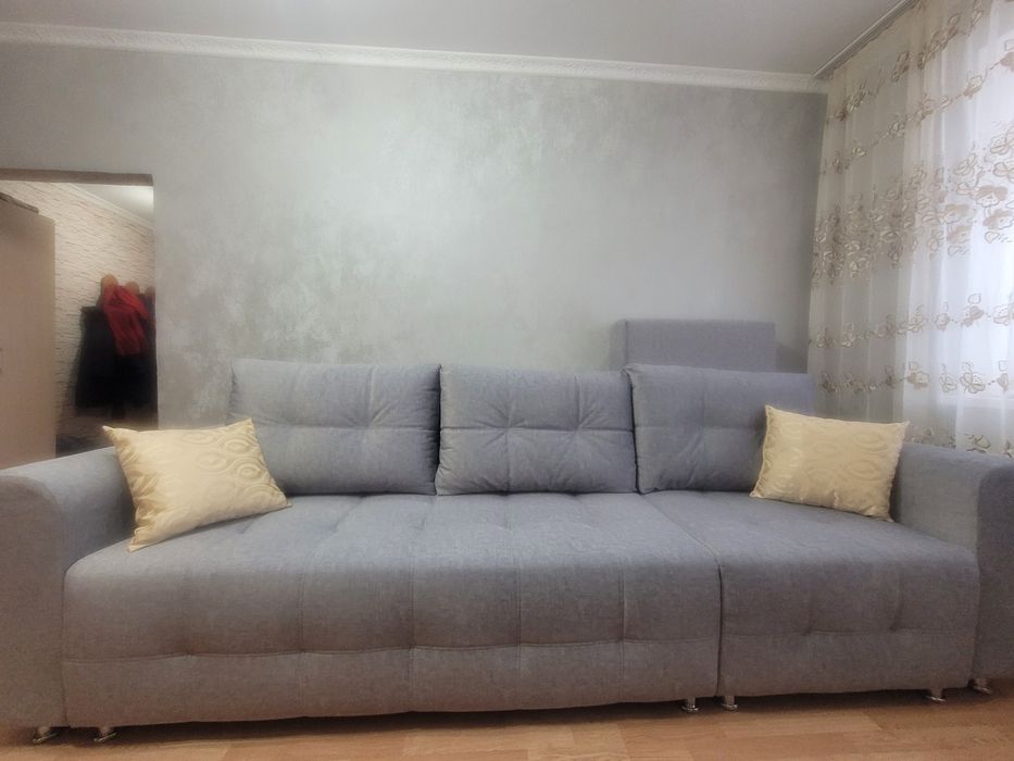 Продам диван  3 метра