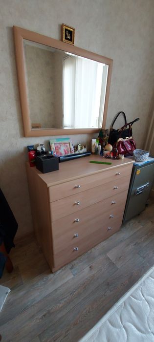 Продаётся двуспальний гарнитур