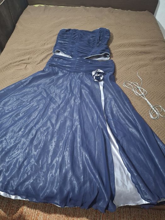 Тъмно синя бална рокля