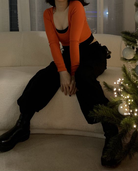 Оранжевый кроп топ