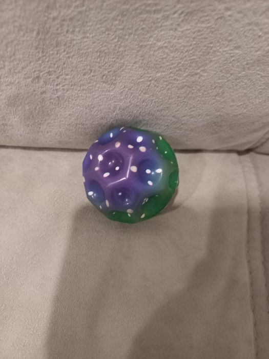 Продам мячик новый